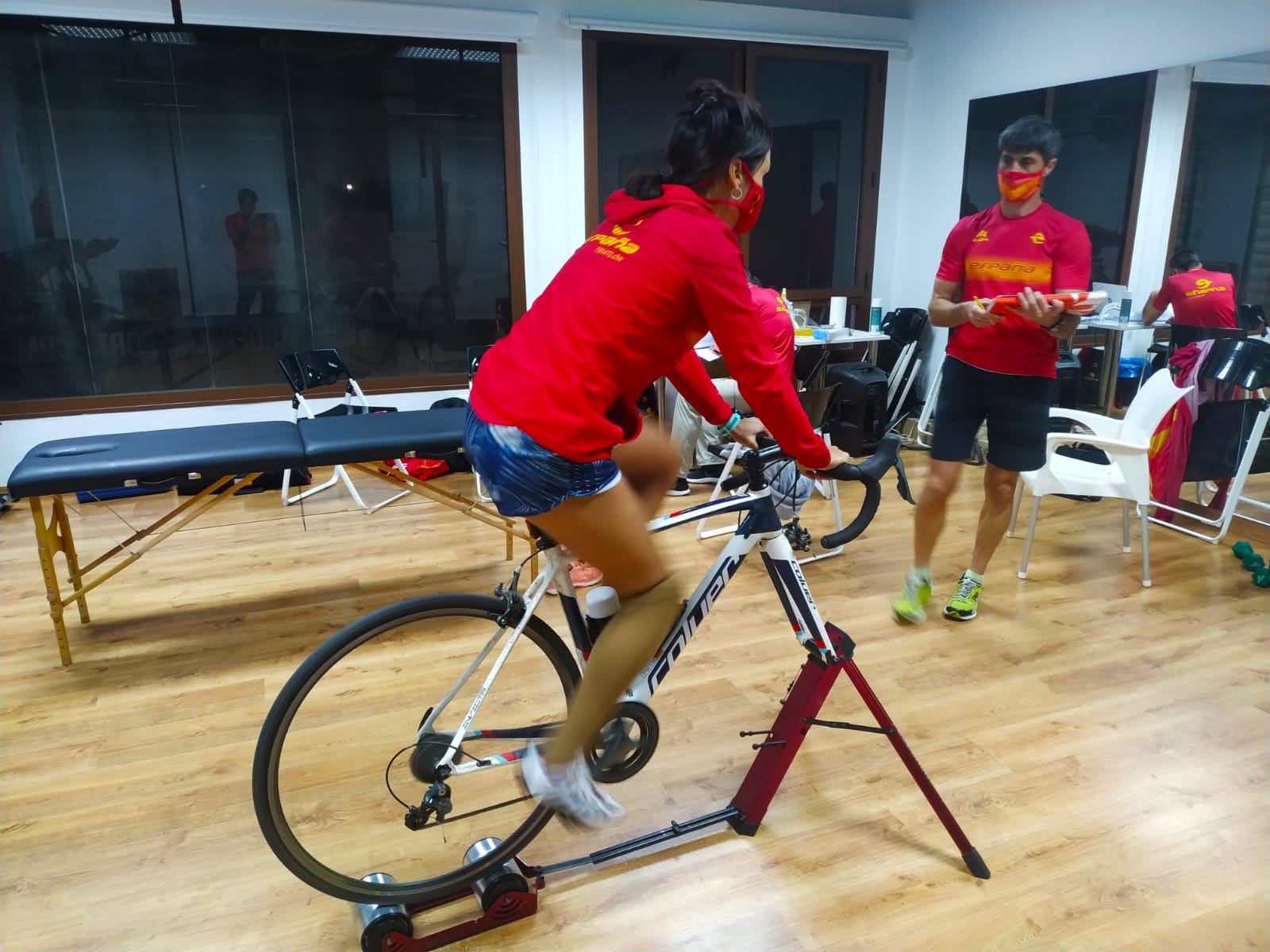 El t&eacute;cnico navarro Carlos Chavarren estuvo en las jornadas de Paratriathlon desarrolladas por la FETRI en Mar de Pulp&iacute;